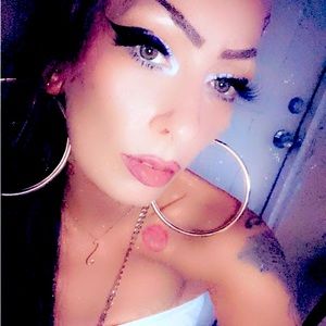 Meet your Posher, Luna